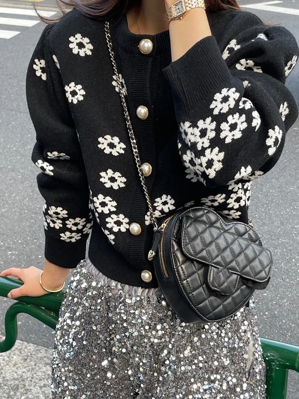 

Корейский универсальный трикотаж с милым цветком, женский осенне-зимний новый круглый свитер высокого класса на одной пуговице, топ Ele Top