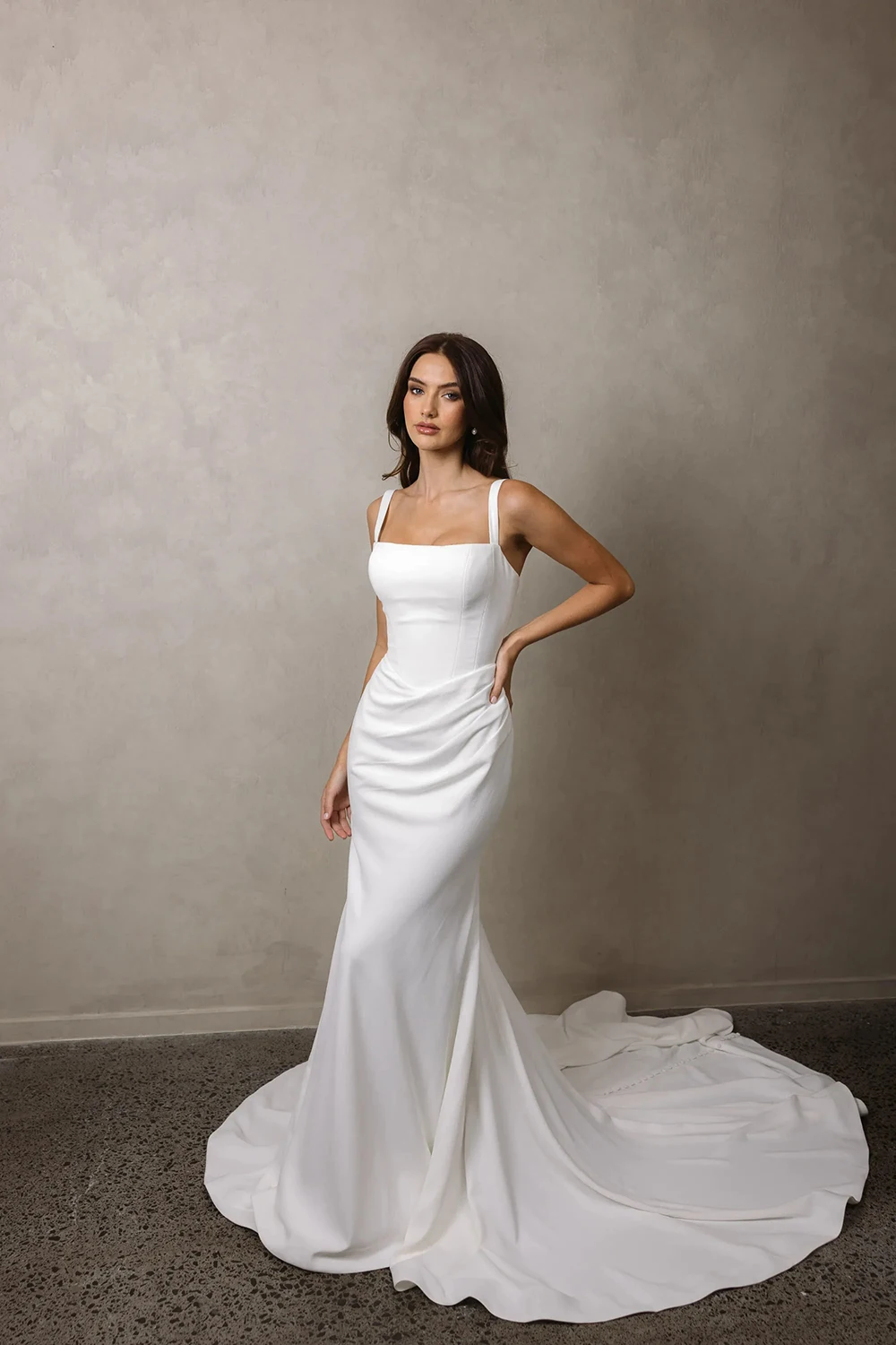 Simple Elegant Wedding Dresses Mermaid Square Neck Sleeveless Fitted Back Button White Bridal Gown Long Train Customized