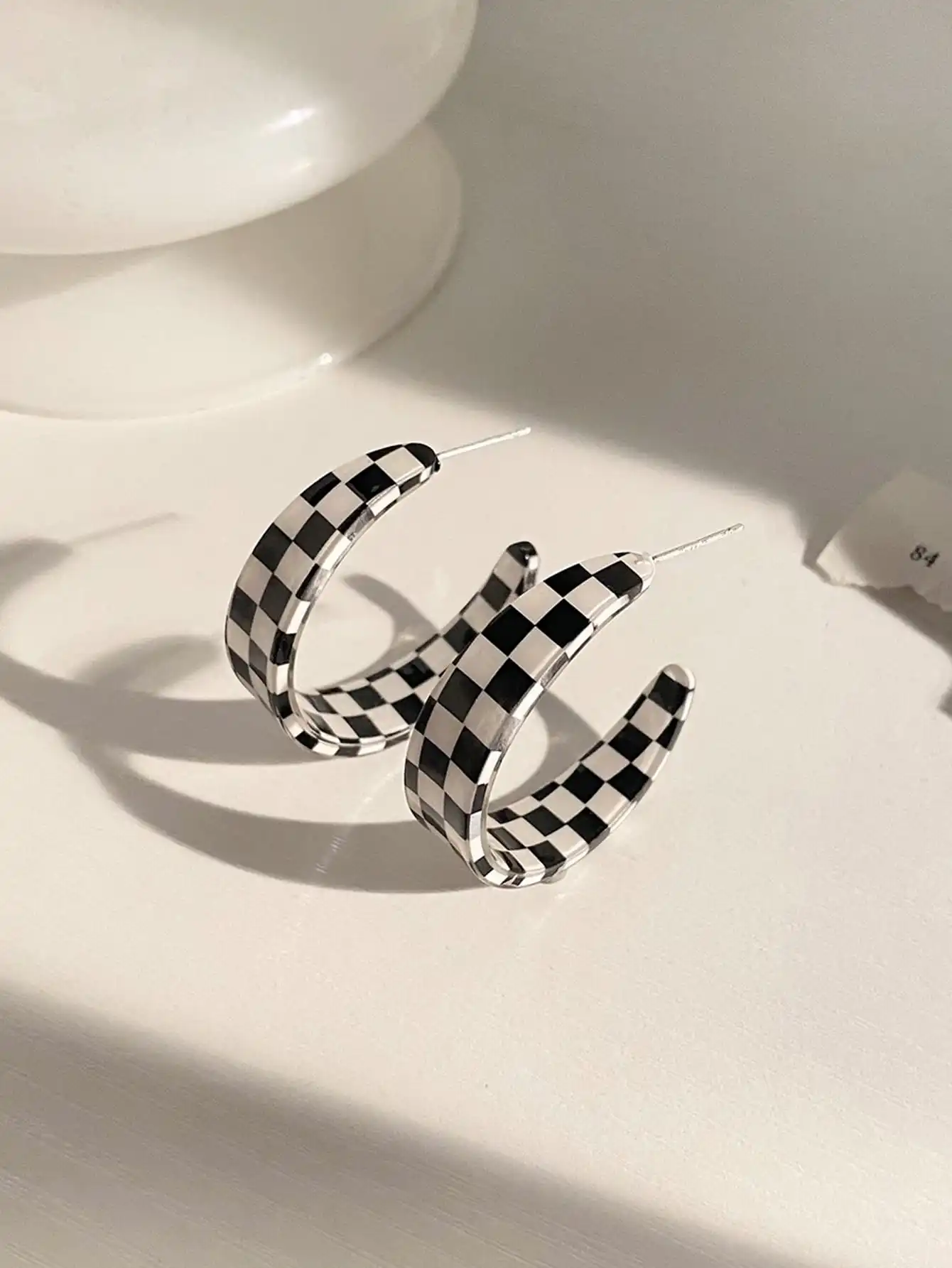 

Черно-белые серьги-кольца в форме буквы C для женщин, минималистичные модные украшения для повседневного ношения