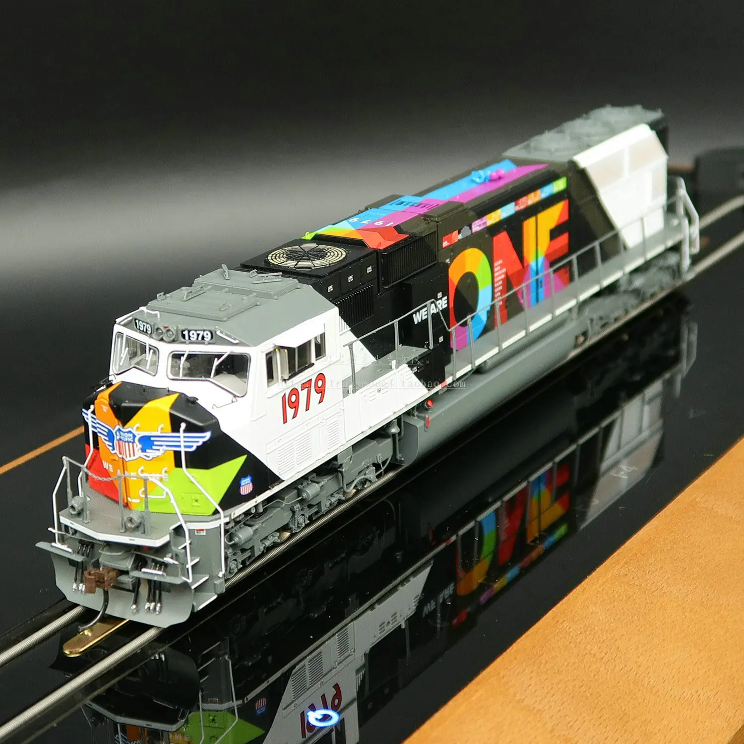 HO 1/87 Train Model ATHEARN 75818 WEARE ONE Painted SD70M Diesel Locomotive Simulation (DC) Train Model Toy