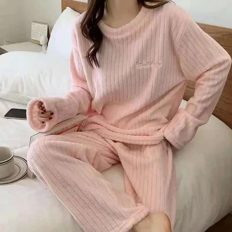 CHAUNGERM Damen Neues Winter-Korallenfleece-Pyjama-Set, Warmes Gepolstertes Freizeit-Loungewear-Schlafanzug-Set für Herbst und kaltes Wetter – Detail 7