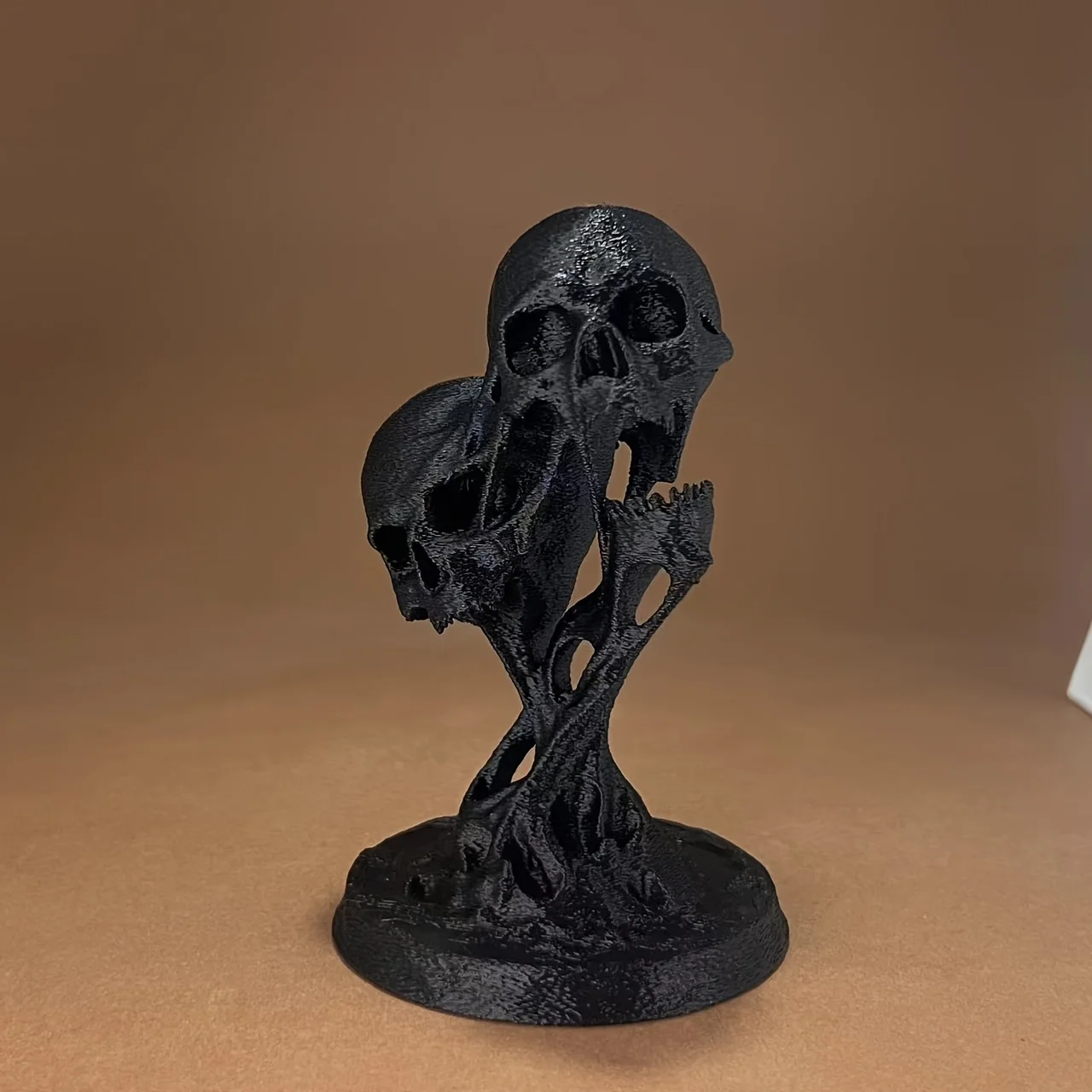 1-Piece Gothic Melting Skull Statue – Vintage 3D Printed Plastic Model, Suitable for Collectors and Game Enthusiasts as a Gift, Ideal for Desktop Display, Bookshelf Decoration, Home Decor, and Holiday Decorations (Such as Easter, Valentine's Day, Father's Day), Suitable for Indoor and Outdoor Decoration view 2