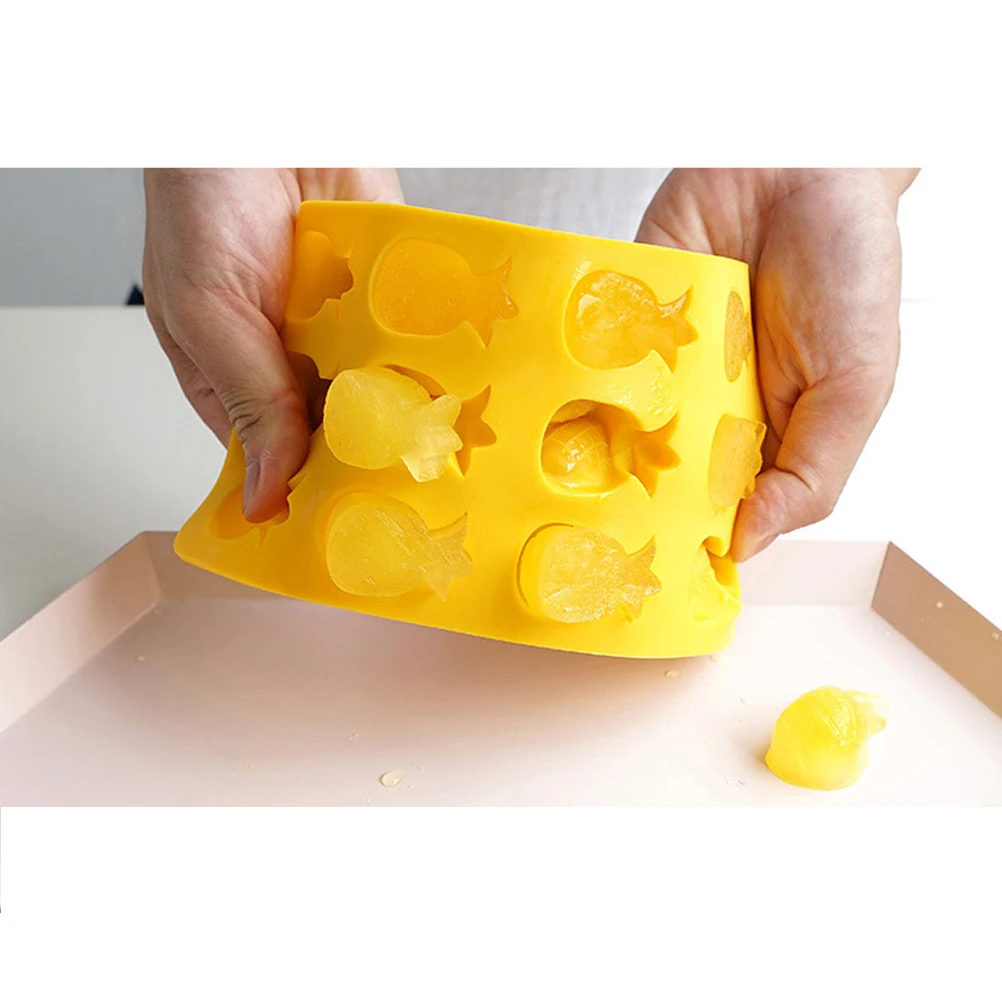 

Pineapple Silicone Candy Mold Nonstick Flexible Chocolate Soap Mold for Home Kitchen DIY Baking Pudding Jelly