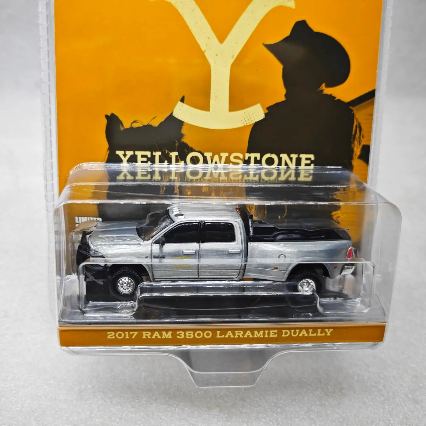 

Greenlight 1:64 2017 Ram 3500 Laramie Dually Toy Car Model Simulation Sound Light Collection Kids Gift