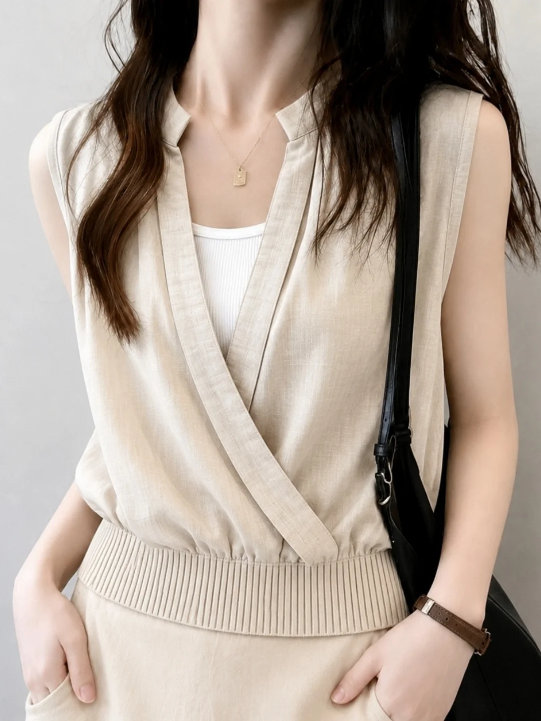 

Elegant Ladylike V-Neck Sleeveless Vest Cross Design Slimming Top Classy Fashionable Silk Women's Korean Style Straight Cut