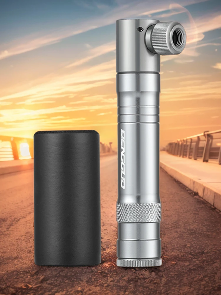 مضخة دراجة CO2 مع أداة إصلاح الإطارات بدون أنابيب شريدر وصمام منفاخ إطارات الدراجة CO2 من سبائك الألومنيوم لدراجة الطريق الجبلية