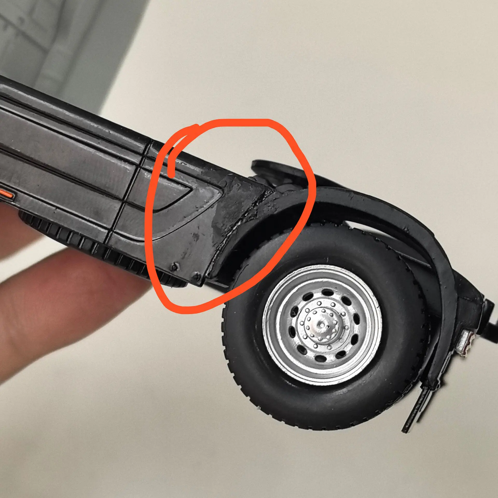 There Are Adhesive Marks on The Tail Diecast IXO 1/43 Scale BENZ ACTROS Oil Tank Car L2 Alloy Car Model