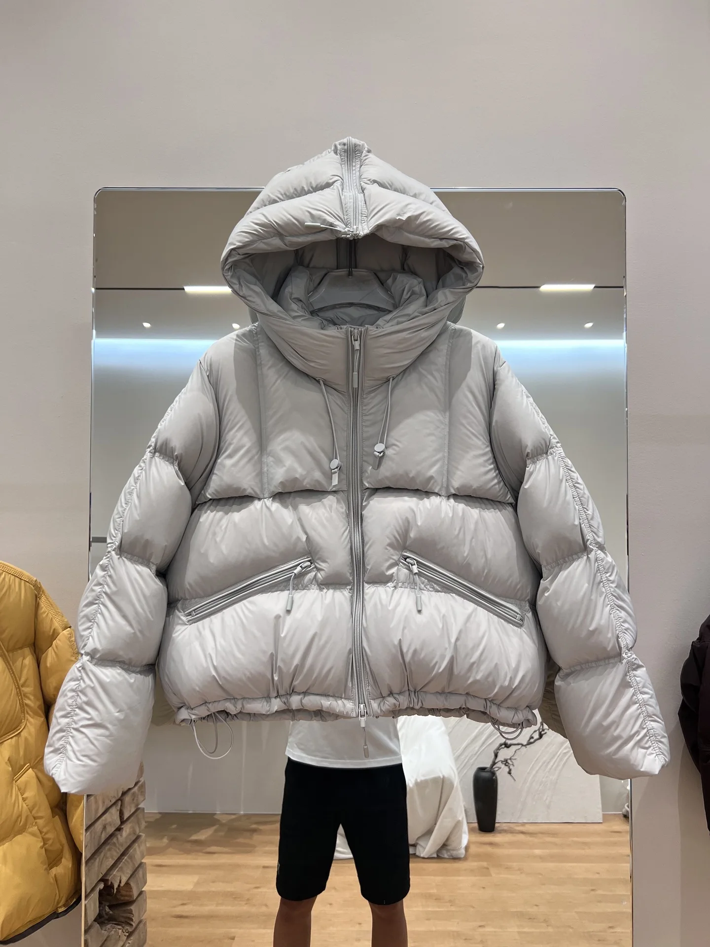 

Winter Warm Hooded Short Down Jacket Women White Duck Down Zipper Fluffy Parker Outwears Female Puff Thicken Drawstring Jackets