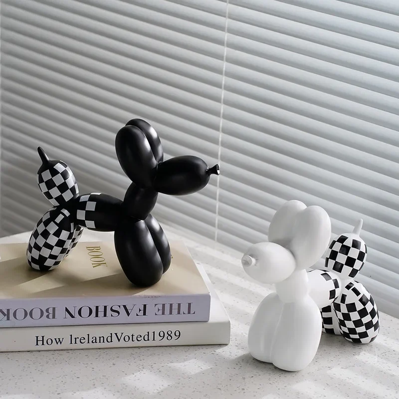 New Black And White Checkered Graffiti Balloon Dog Ornaments Creative Tv Cabinets Wine Cabinets Living Rooms Foyer Resin Crafts