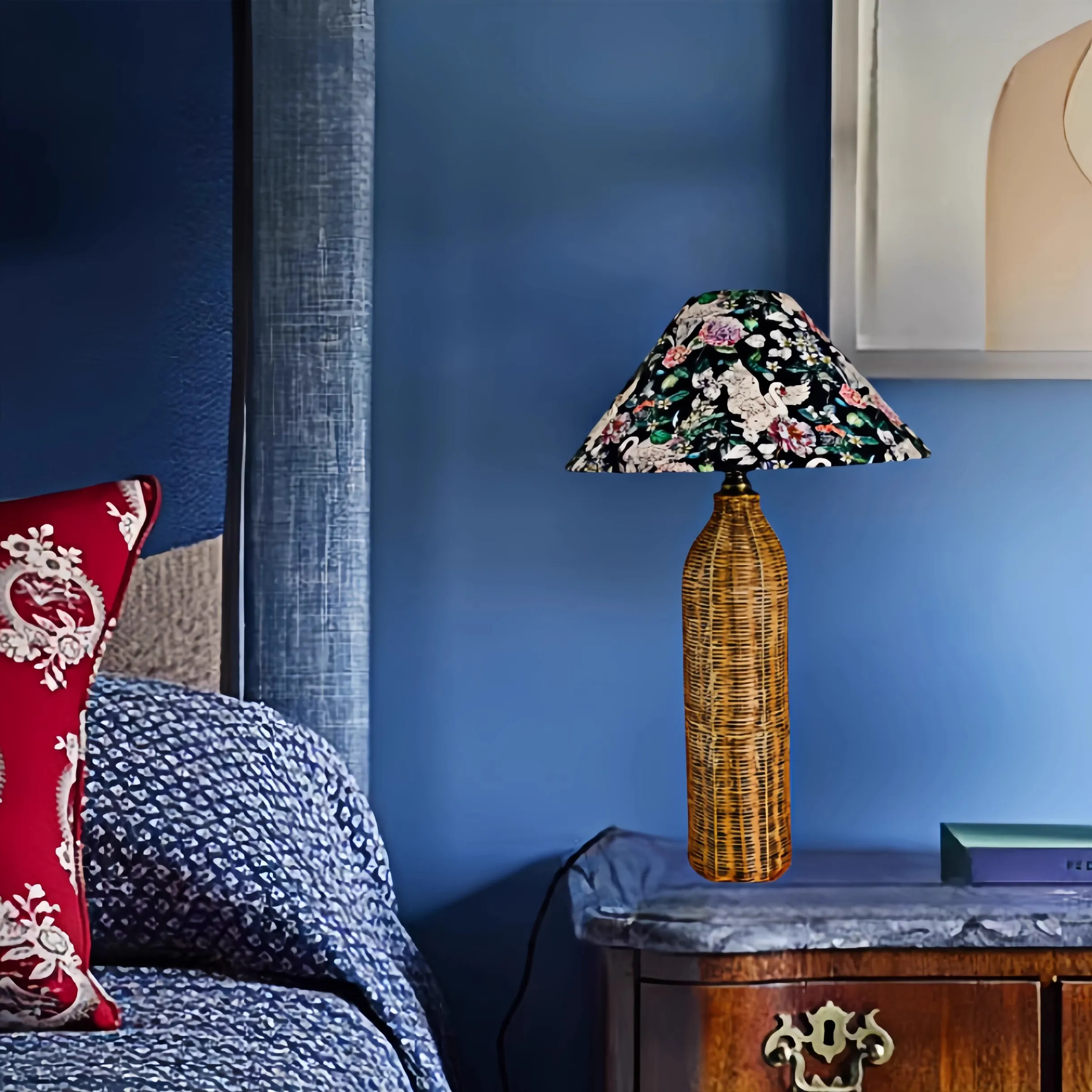 Table lamp, retro Chinese French style, designer's original, homestay hotel, rattan weaving atmosphere, fabric lighting fixtures