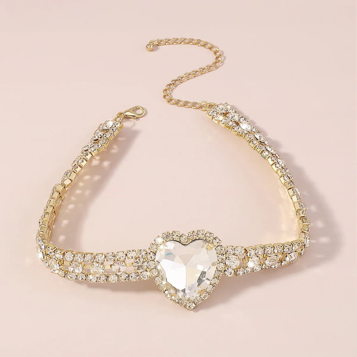 KMVEXO Fashion Bling Rhinestone Rose Heart Pendant Choker Necklace for Women Crystal Wedding Party Statement Jewelry Wholesale