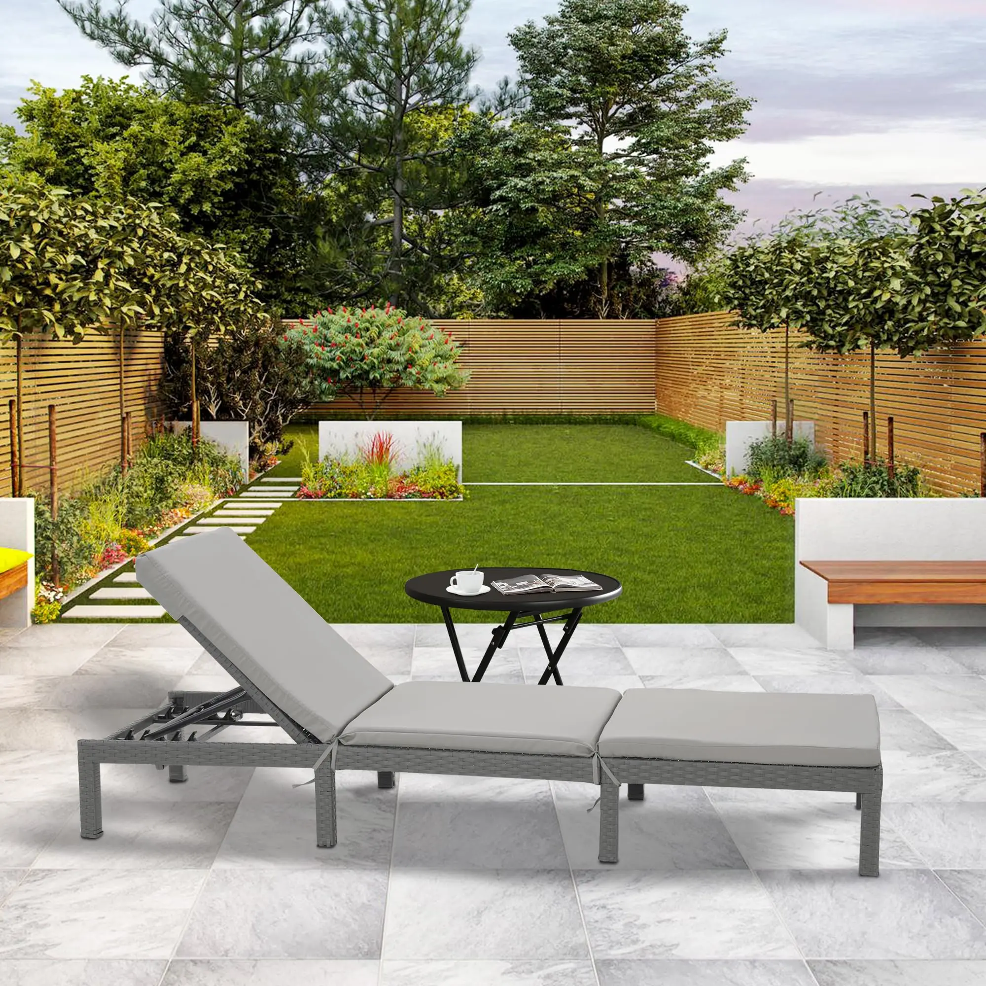 Outdoor-Chaiselounges aus Rattan mit verstellbarer Kissen-Rückenlehne, Pool-Terrasse-Deck