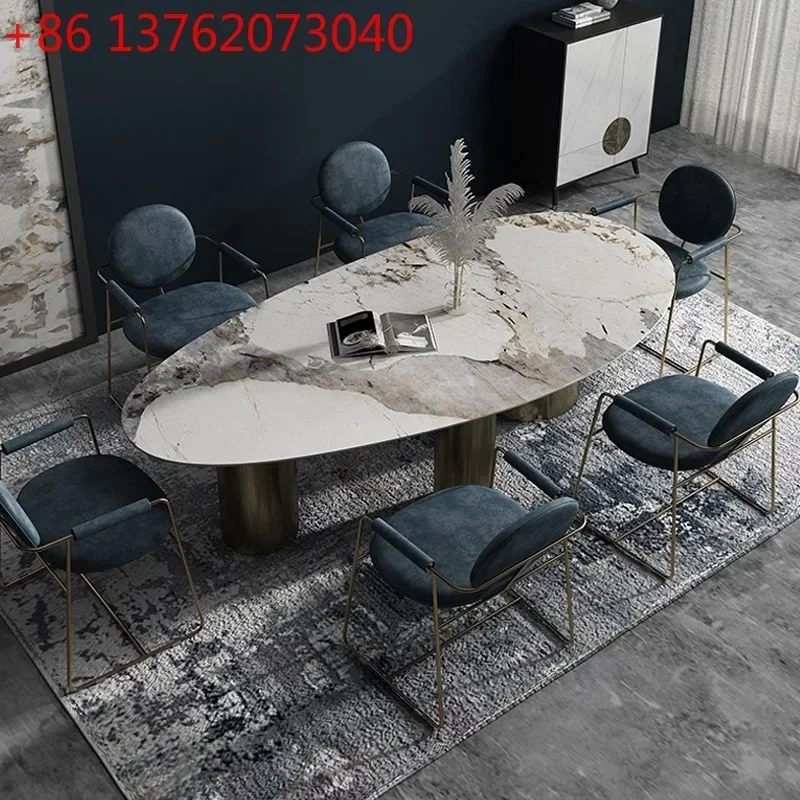 

Итальянский обеденный стол из светлого мрамора в стиле лёгкой роскоши, комбинированный с элементами для гостиной, для дома.
