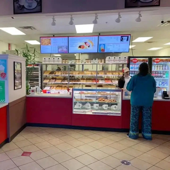 32 Inch Digital Signage And Displays 4K Wall Mounted Hang Player Screen LCD Advertising Display Menu Board