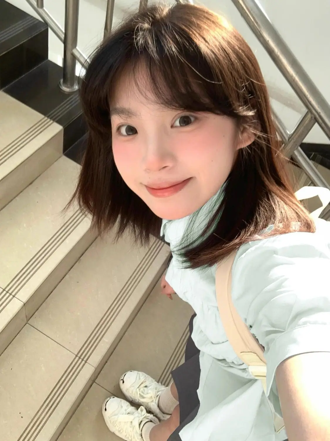 Chemises à manches courtes pour femmes, chemisier en maille imprimé artistique, Patchwork, tendance, Style de rue, moderne, minimaliste, boutonné, élégant, été