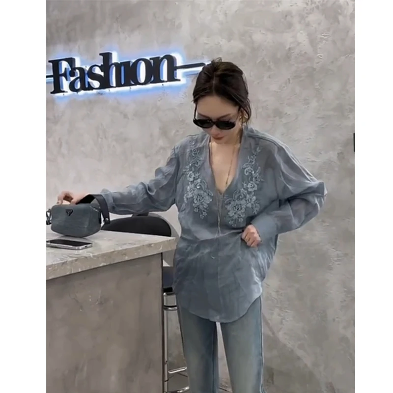 2025 New Arrival Spring/summer Women Loose Fit Casual Floral Embroidery V-neck Blouse Good Quality Cotton Linen Shirts T05