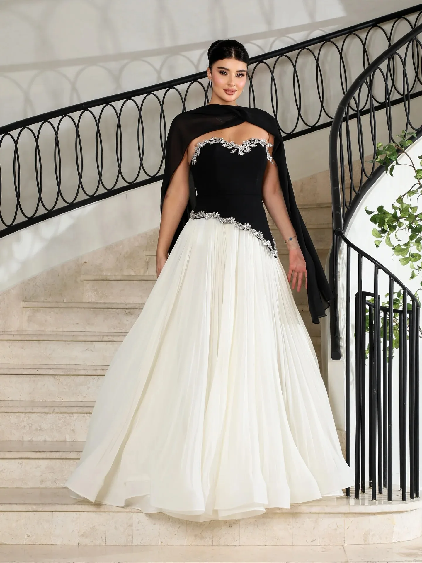 

Enchant Customized Elegant Black Prom Dress Beaded A-line White Party Evening Gown Floor-length Formal Occasion Dresses Saudi