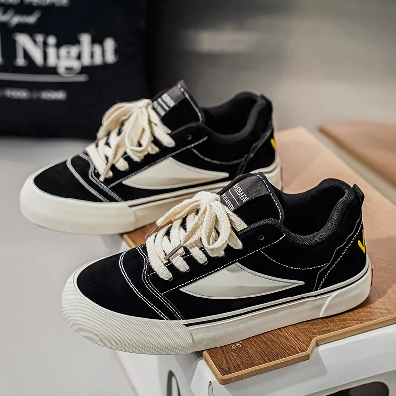 

High Quality Female Shoes Casual Sports Trend Thick Sole Couple Canvas Shoes Lace Up Black and White Board Shoes for Women