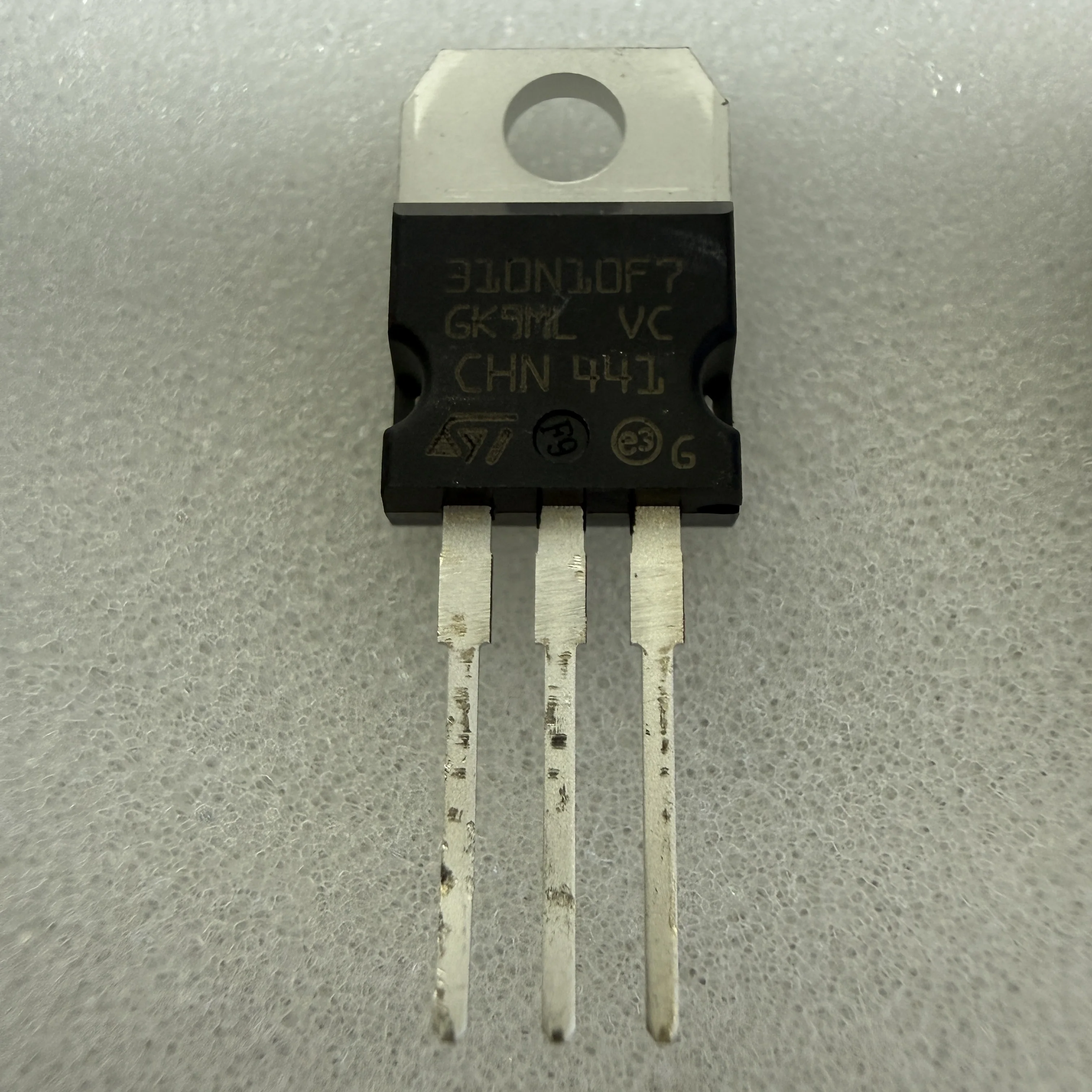 2PCS/LOT STP310N10F7 (MOSFETs)