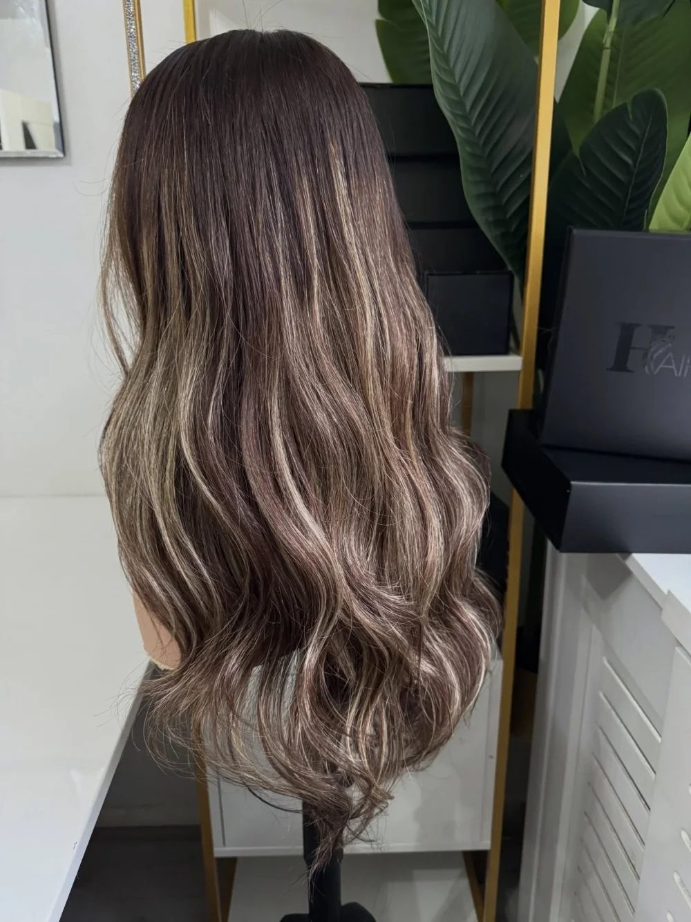 Brunette Highlights Synthetic Lace Front Wig for Women Dark Brown Heat Resistant Fiber Wigs Long Wavy Realistic Look Wig Girls