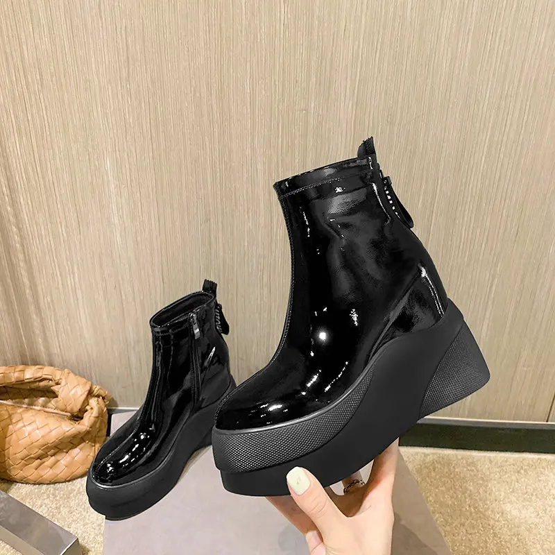 

2025 New Mirror Surface Women Boots Genuine Leather Chelsea Platform Boots Modern Shoes