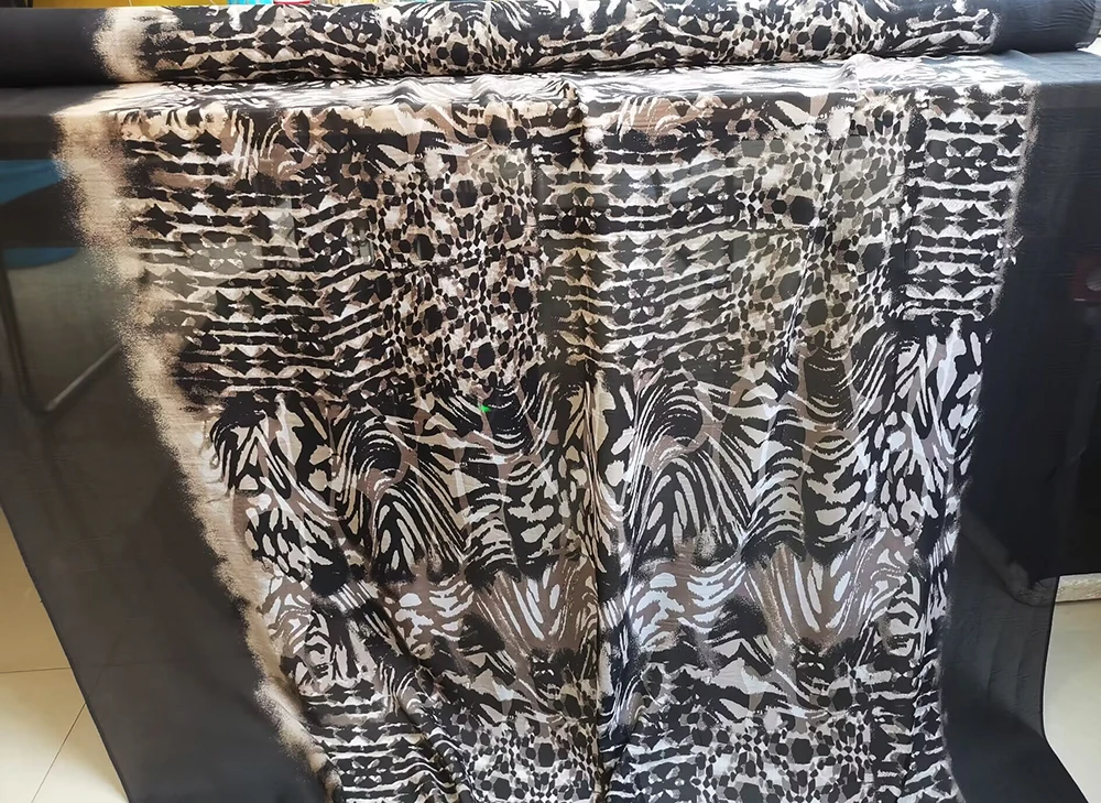 1 Meter X 1,35 Meter Schwarzbrauner Leoparden-Seidenchiffon 100% Natürliche Seidenchiffon-Stoffe aus Maulbeerseide – Detail 12