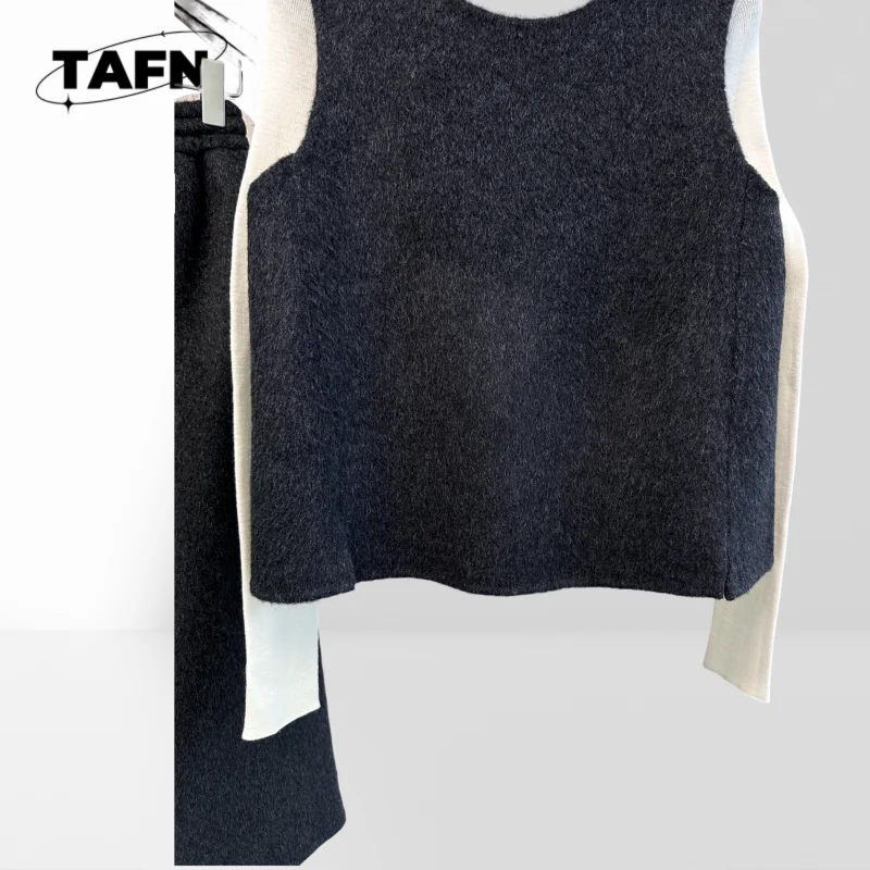 Women's Skirt Set for Stylish Days, Comfortable and Fashionable Wear  Perfect for Daytime Outfits or Evenings Out AI1583