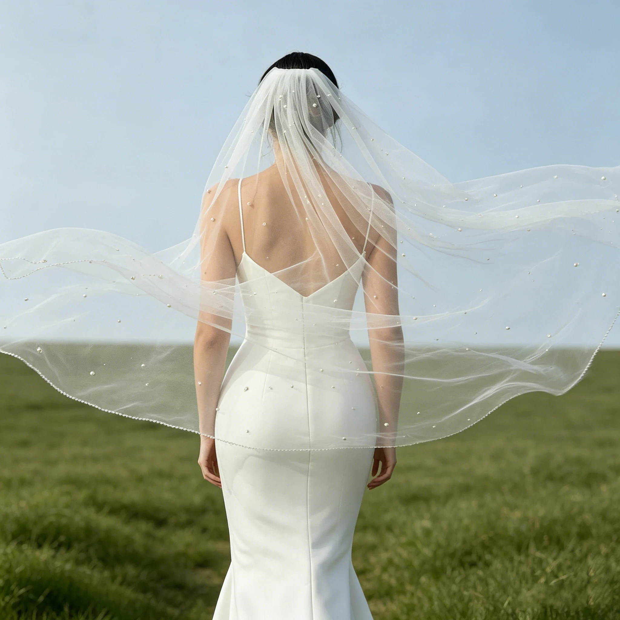 

Pearl Bridal Veil One-Layer Beaded Tulle Veil Fingertip Length Luxury Wedding Veil with Comb for Bride Party Hair Accessory G169