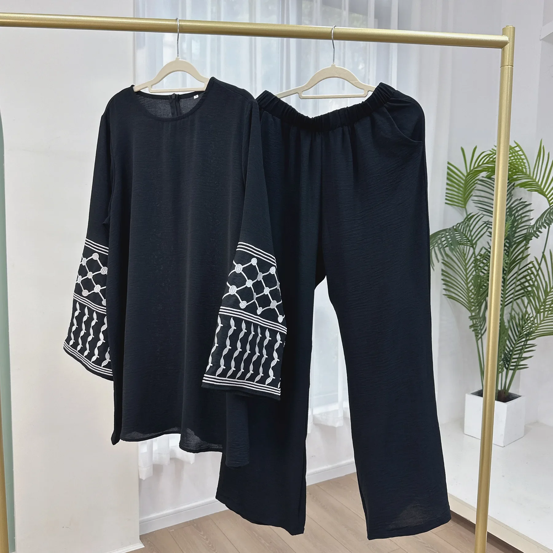 Saudi Arabic Muslim Outfits for Women Embroidery Tops Pants 2 Pieces Set Turkey Abaya Dubai Abaya Islamic Clothing Eid Tracksuit