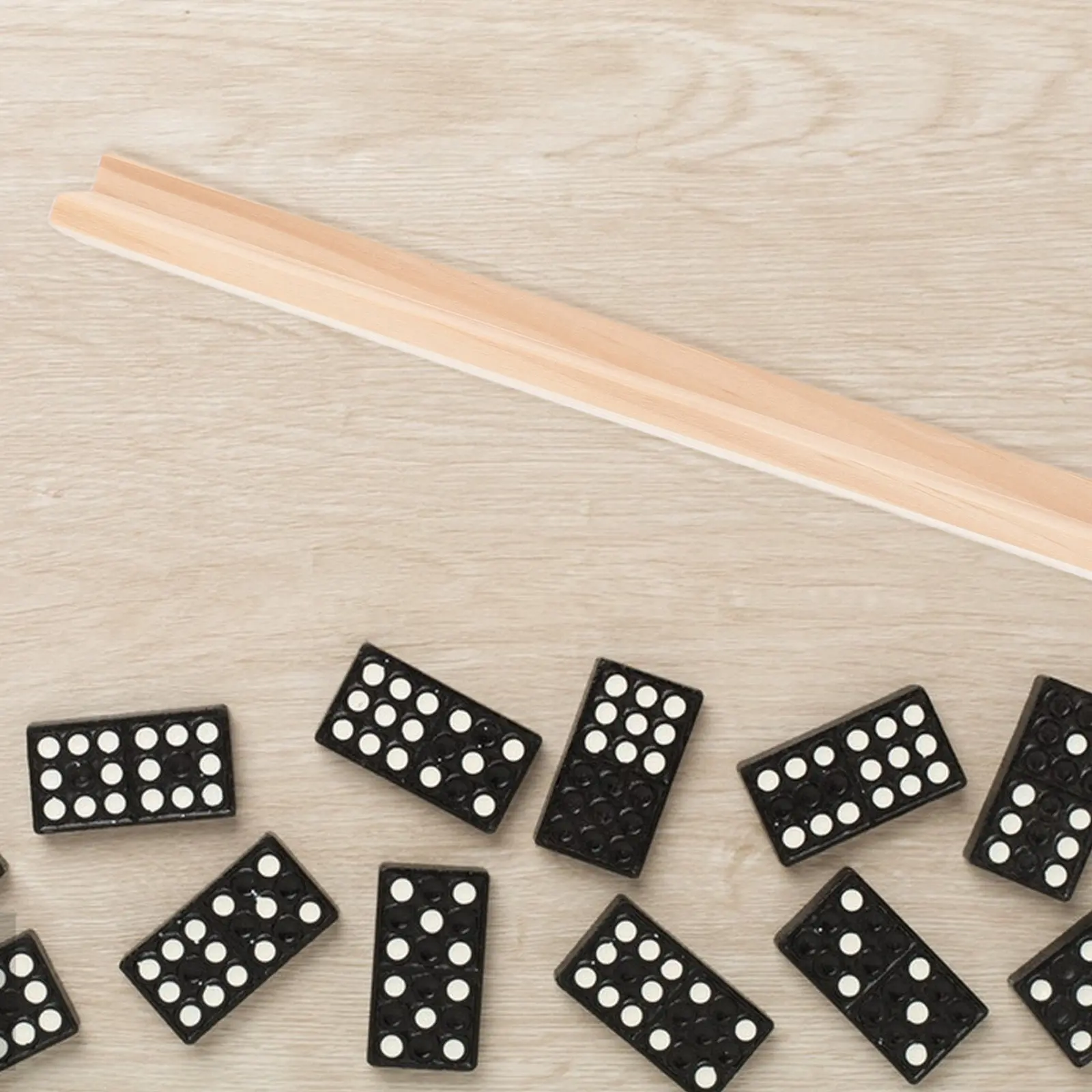 4 قطع من حوامل الدومينو الخشبية ذات الصف الواحد غير المكتملة، ملحقات متينة لألعاب الطاولة مثل Mexican Train و Mahjong وحوامل الدومينو