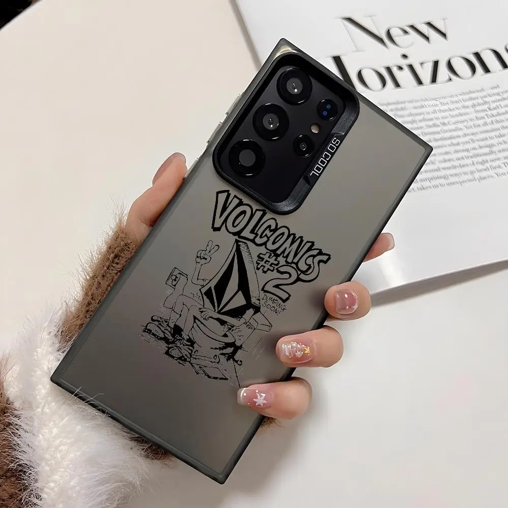 패션 브랜드 V-volcoms 삼성 갤럭시 S25 엣지 S24 S23 S22 S21 S20 울트라용 실리콘 실버 폰 케이스