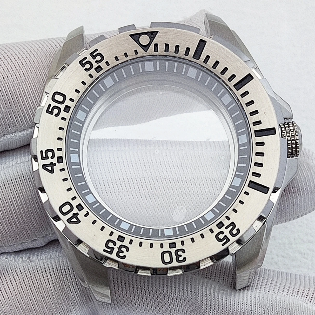 Casing NH35 44mm dengan cincin gigi putar mulut cocok untuk casing dial NH35 aksesoris pengganti casing NH36 28.5 casing dial