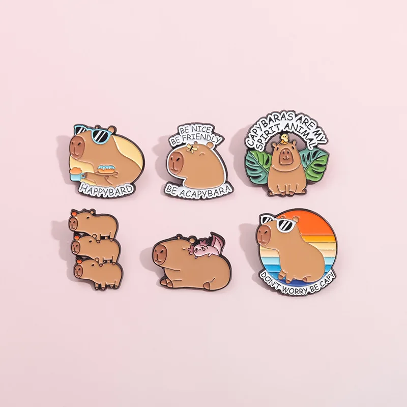 Spilla animale carino Capybara distintivo dipinto in metallo bigiotteria spille Decorative all\'ingrosso spille e distintivi spilla da zaino risvolto