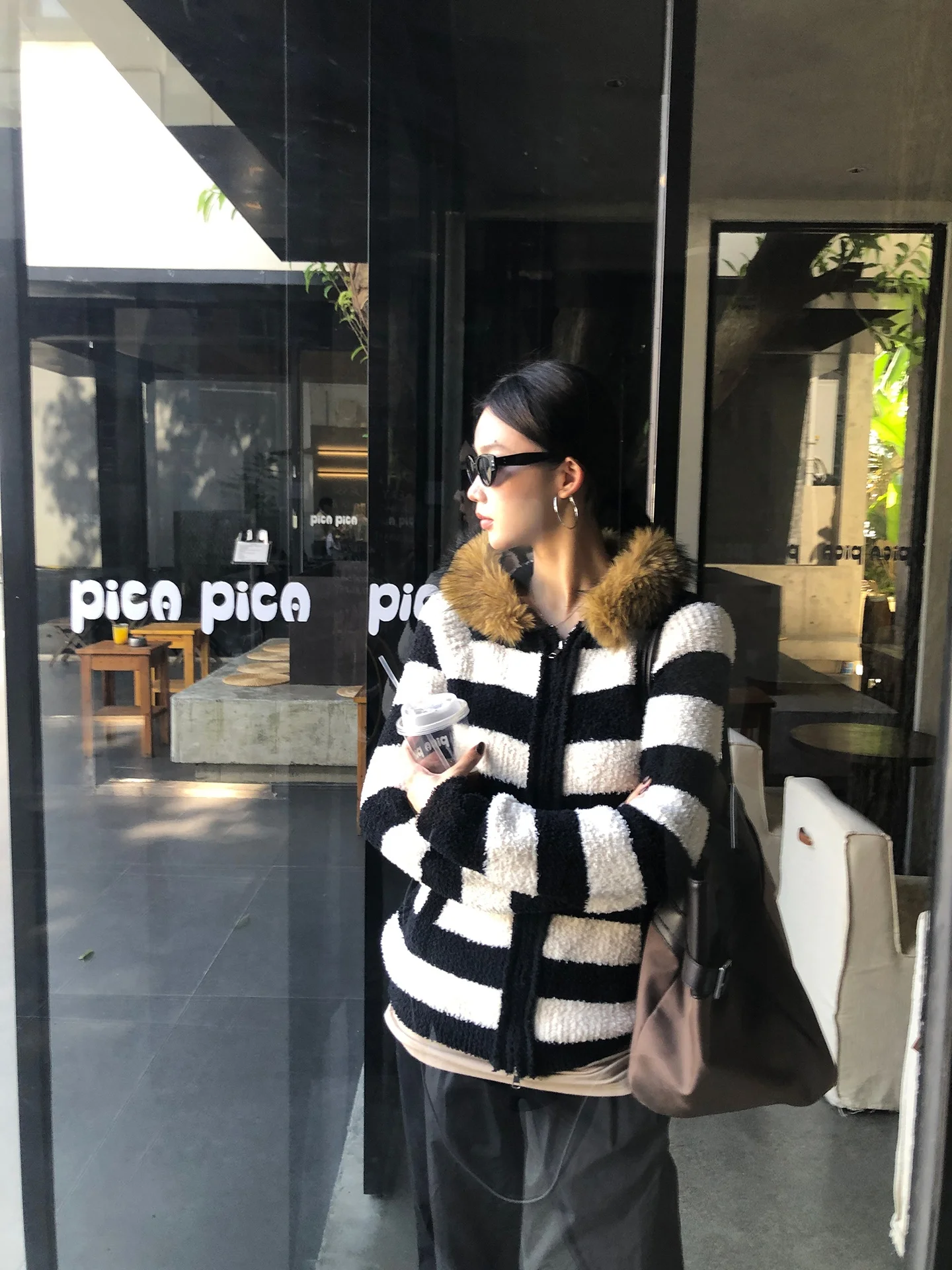 

Red Celebrity Knitted Open Cardigan Women's Style 2025 New Winter Design Striped Hoodie Sweater Jacket Commute Fashion
