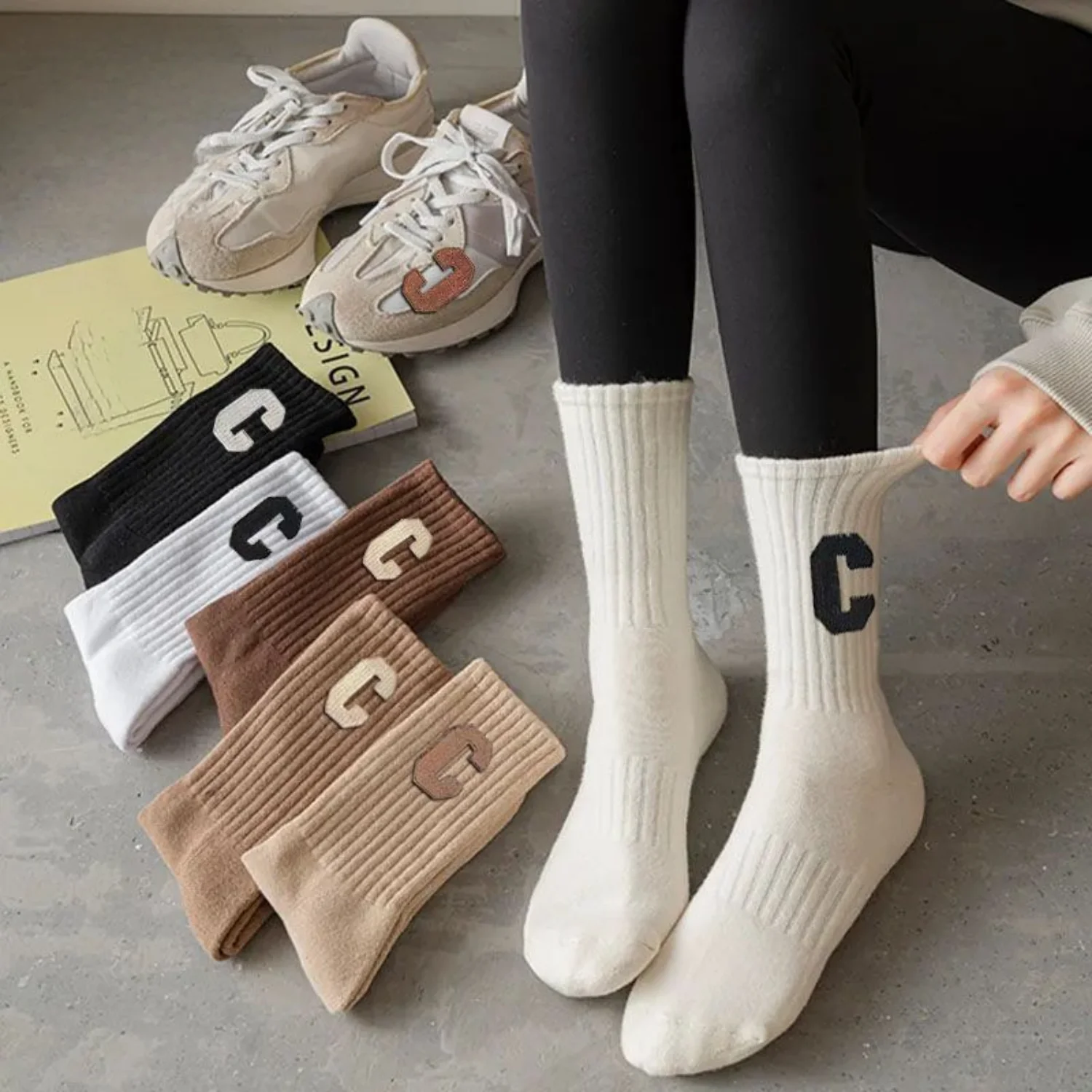 

New style, fashion college sports style medium long versatile outdoorleisure high elasticity sports socks for both men and women