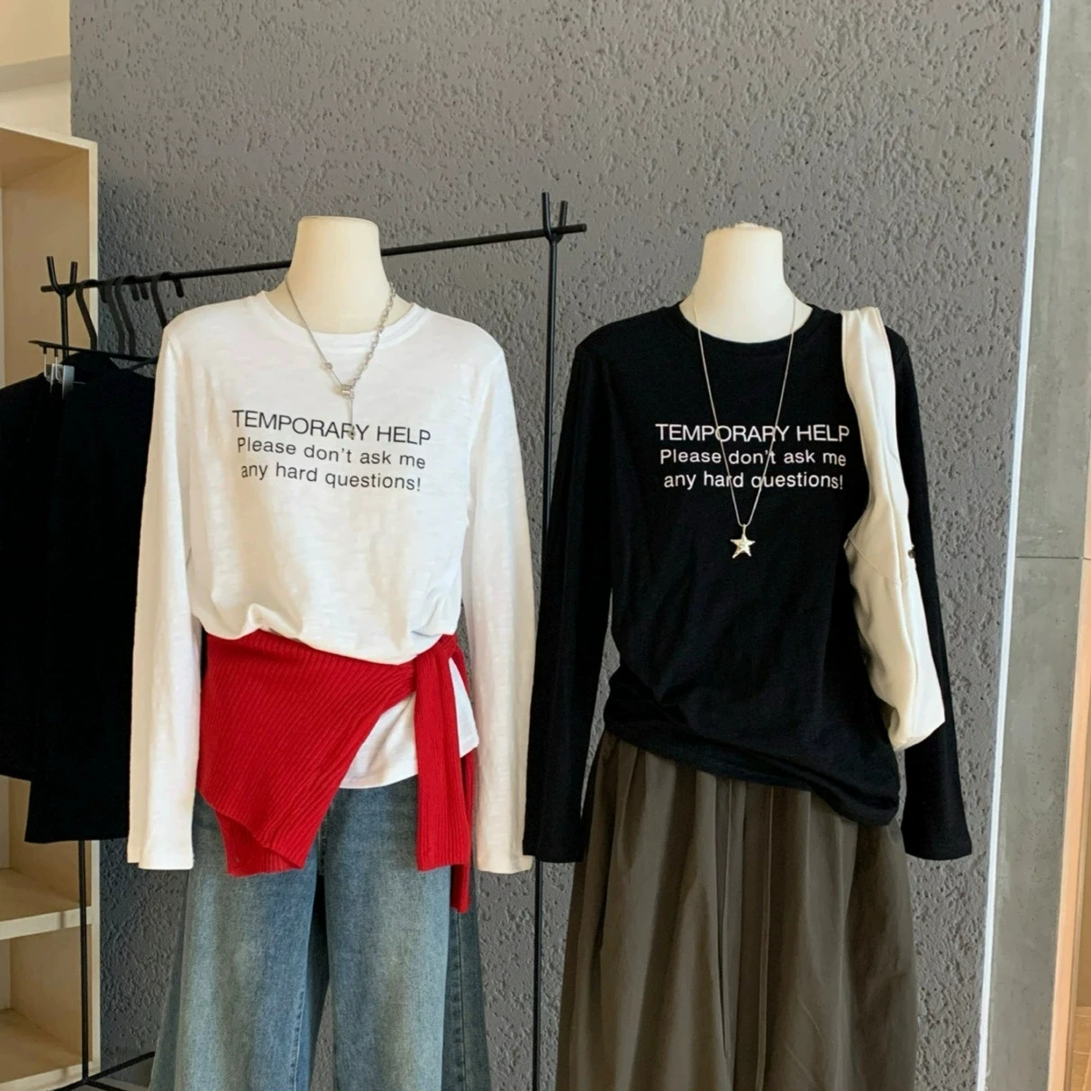 

Корейская женская футболка контрастного цвета на одно плечо с короткими рукавами, новинка лета 202, нестандартный вязаный топ