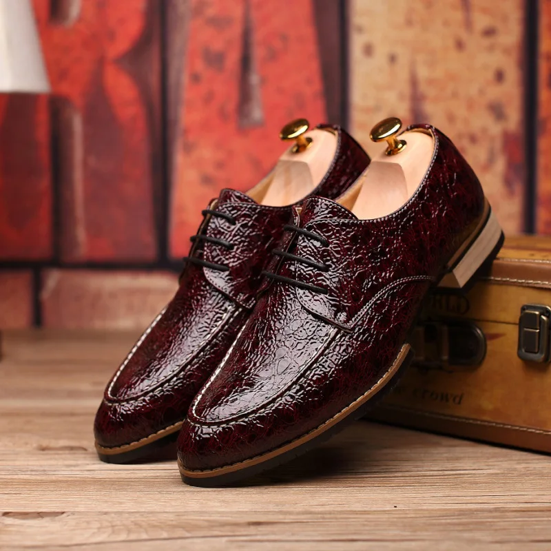 

Four Seasons New Fashion Korean Version of Casual Men's Leather Shoes Wooden Toe Shoes with Pointed Toe Leather Shoes D5118