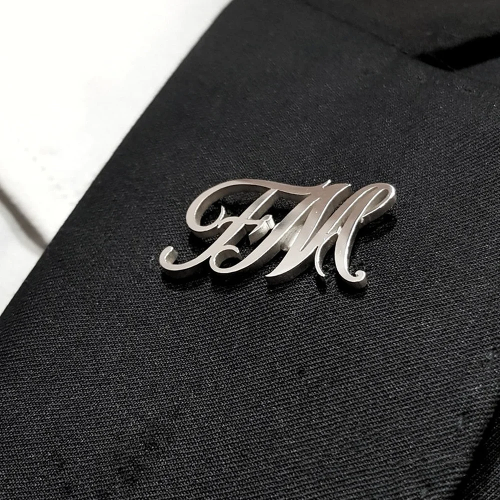 Custom Name Brooch Pin Personality Stainless Steel Chain Nameplate Badges For Men Husband Jacket Jewelry Birthday Gift