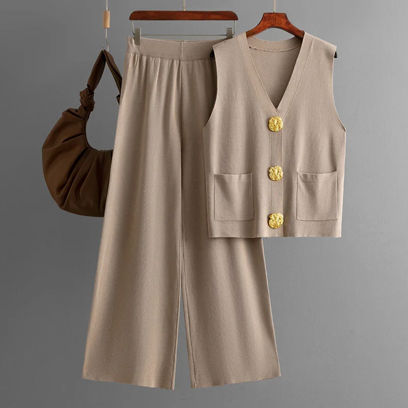 Modny dzianinowy komplet: sweter z guzikami na mankietach i spodnie z szerokimi nogawkami, casualowy dwuczęściowy zestaw dla kobiet w jednolitym kolorze, wykonany z poliestru...