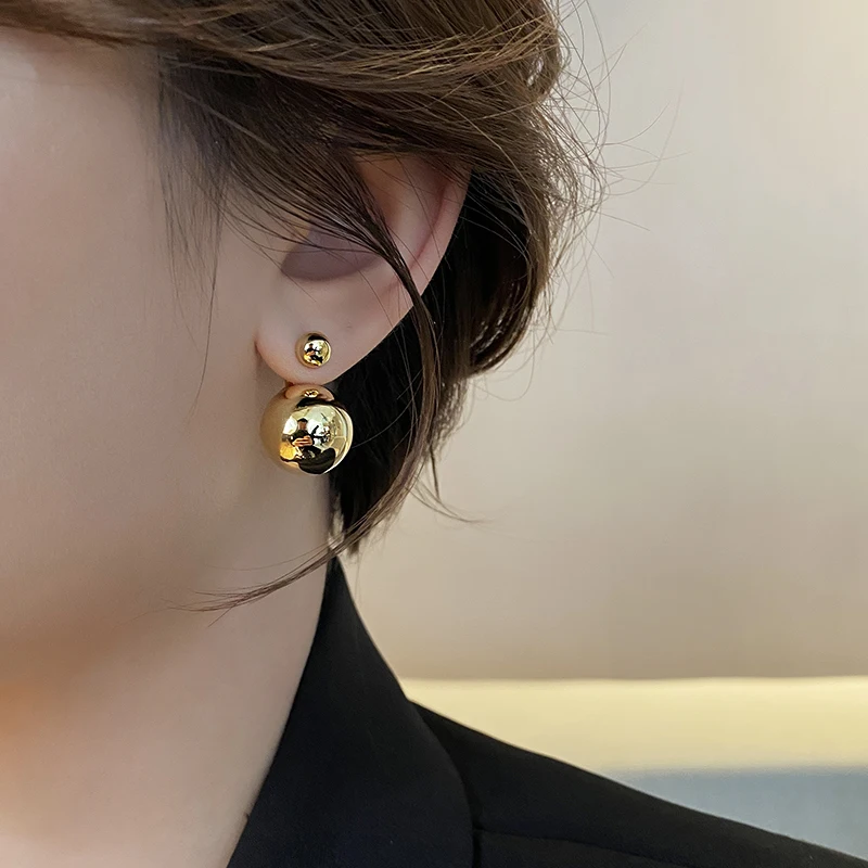 Luxury retro gold Color ball pendant earrings 2025 Fashion Design Jewelry For Women's Christmas Minimalist Eardrop Accessories