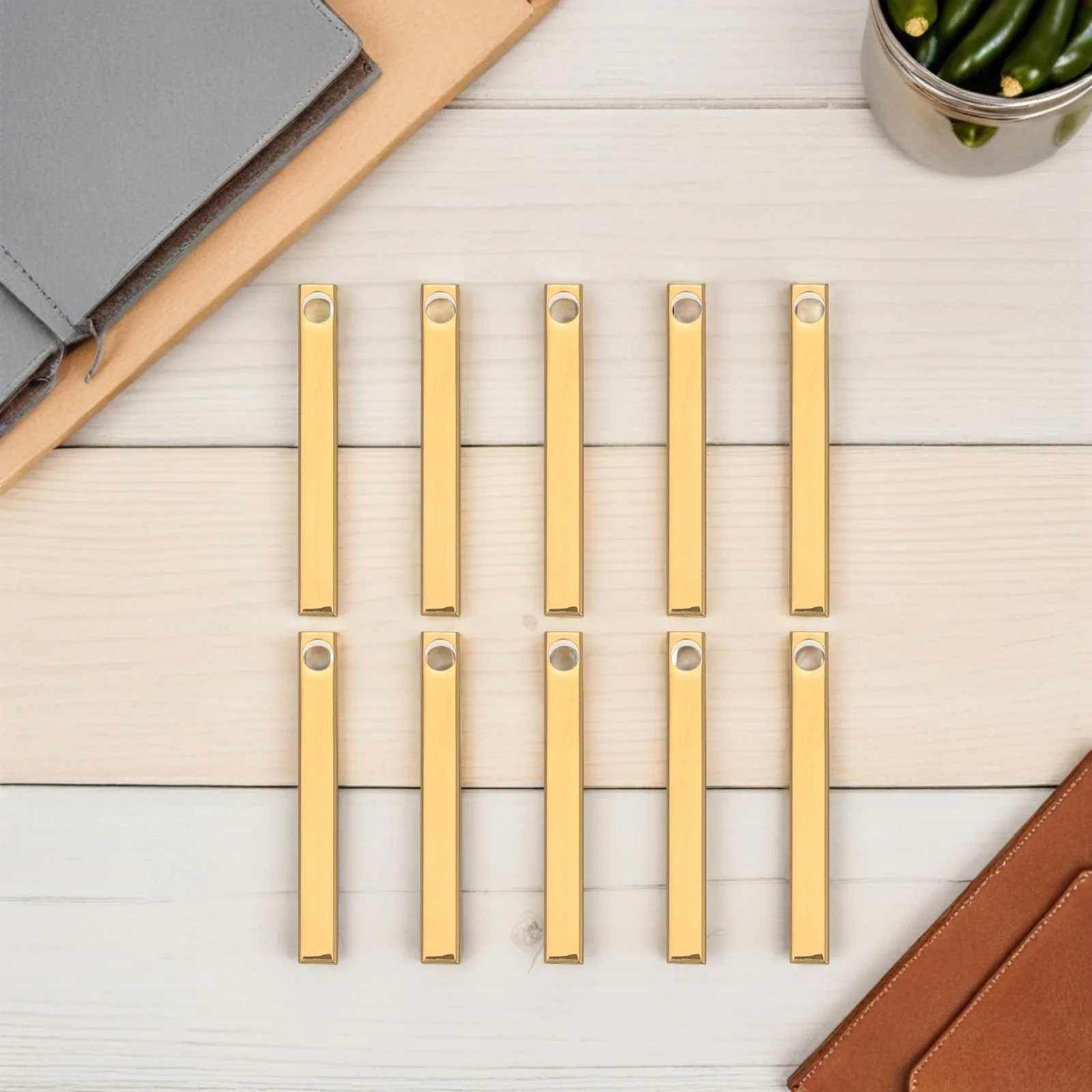 แท่งสลักชื่อสแตนเลส 10 ชิ้น สำหรับทำพวงกุญแจ จี้ ป้ายชื่อ งาน DIY เครื่องประดับ