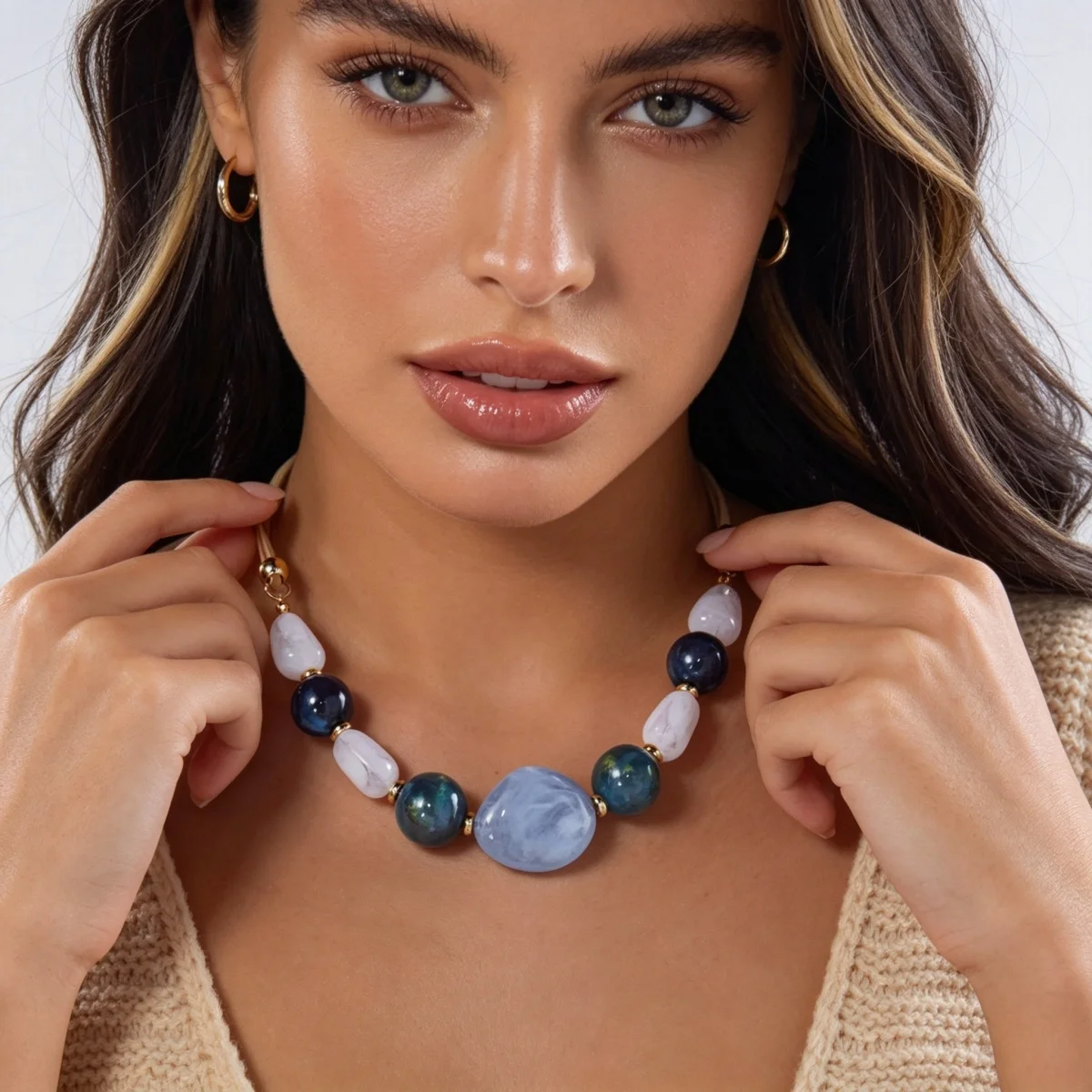 Ins Vintage Mehrfarbige Unregelmäßige Acrylperlen-Halskette für Damen und Herren, Handgefertigte Samtkette, Harzperlen-Choker, Ästhetischer Schmuck – Detail 11