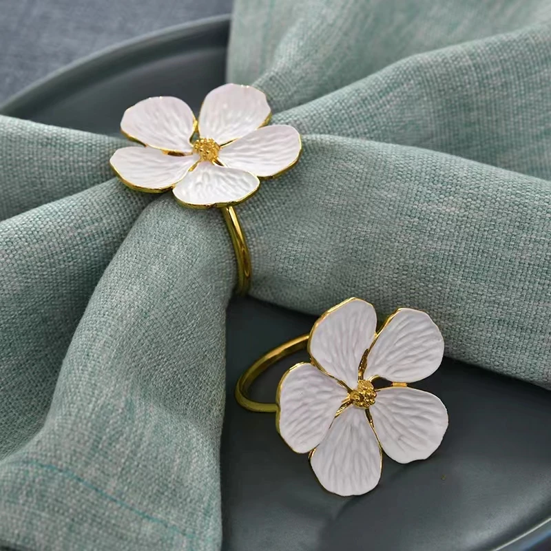 4PCS Bloom Napkin Ring Flower Types Decoration Napkin Holder Plum Blossom Napkin Buckle for Hotel Parties Feast Dining Table