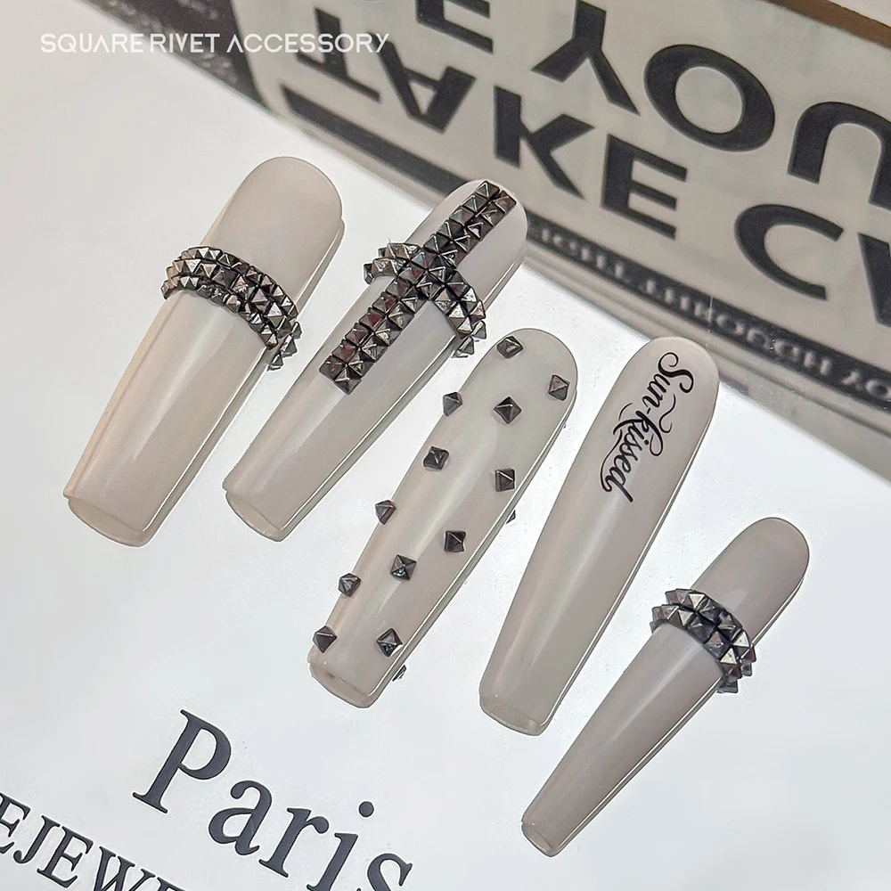 360 Stück Silberlegierung Quadratische Nieten Y2K Nagelcharms Gun Black Golden Punk Spike Studs Nagelteile Quadratische Kegelnieten 3D Deko – Detail 6