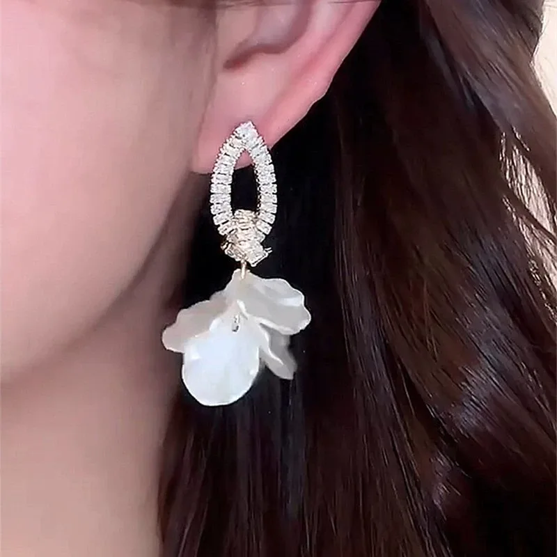 Korea New Design Fashion Jewelry Exaggerated White Acrylic Zircon Flower Earrings Elegant Women Wedding Party Accessories