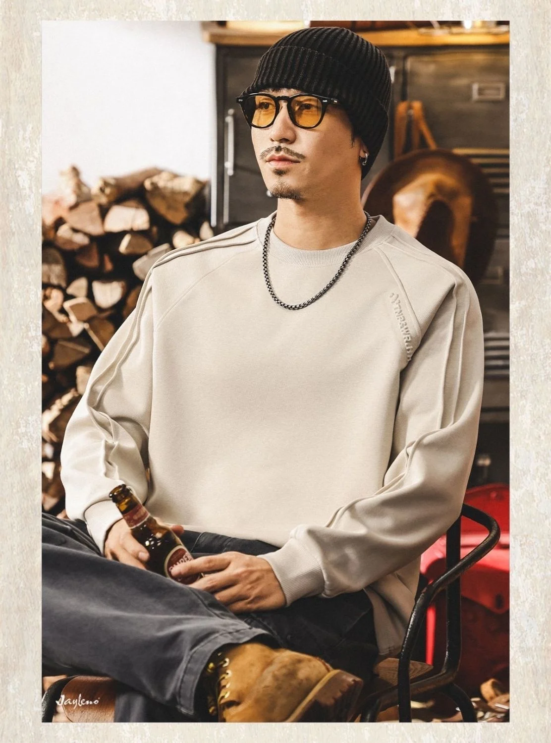 

Мужские толстовки без капюшона для фанатов музыкальных групп: эксклюзивный сувенир для фестивалей, концертов и живых выступлений (лимитированная серия)