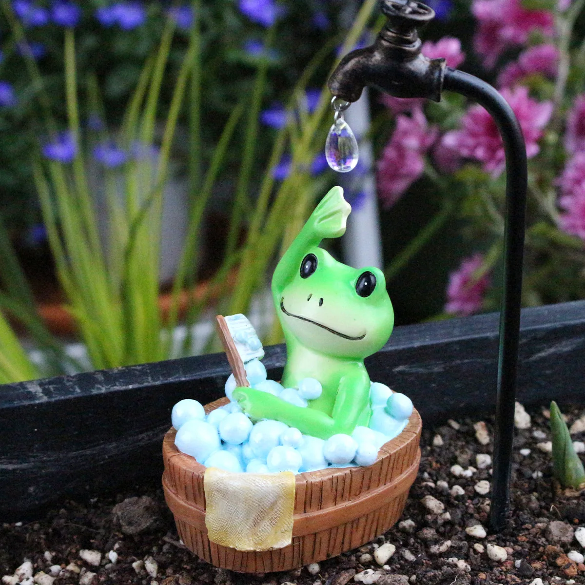 

Cute Bathing Frog Statue - Resin Car & Home Decor, Whimsical Gift for Kids‌
