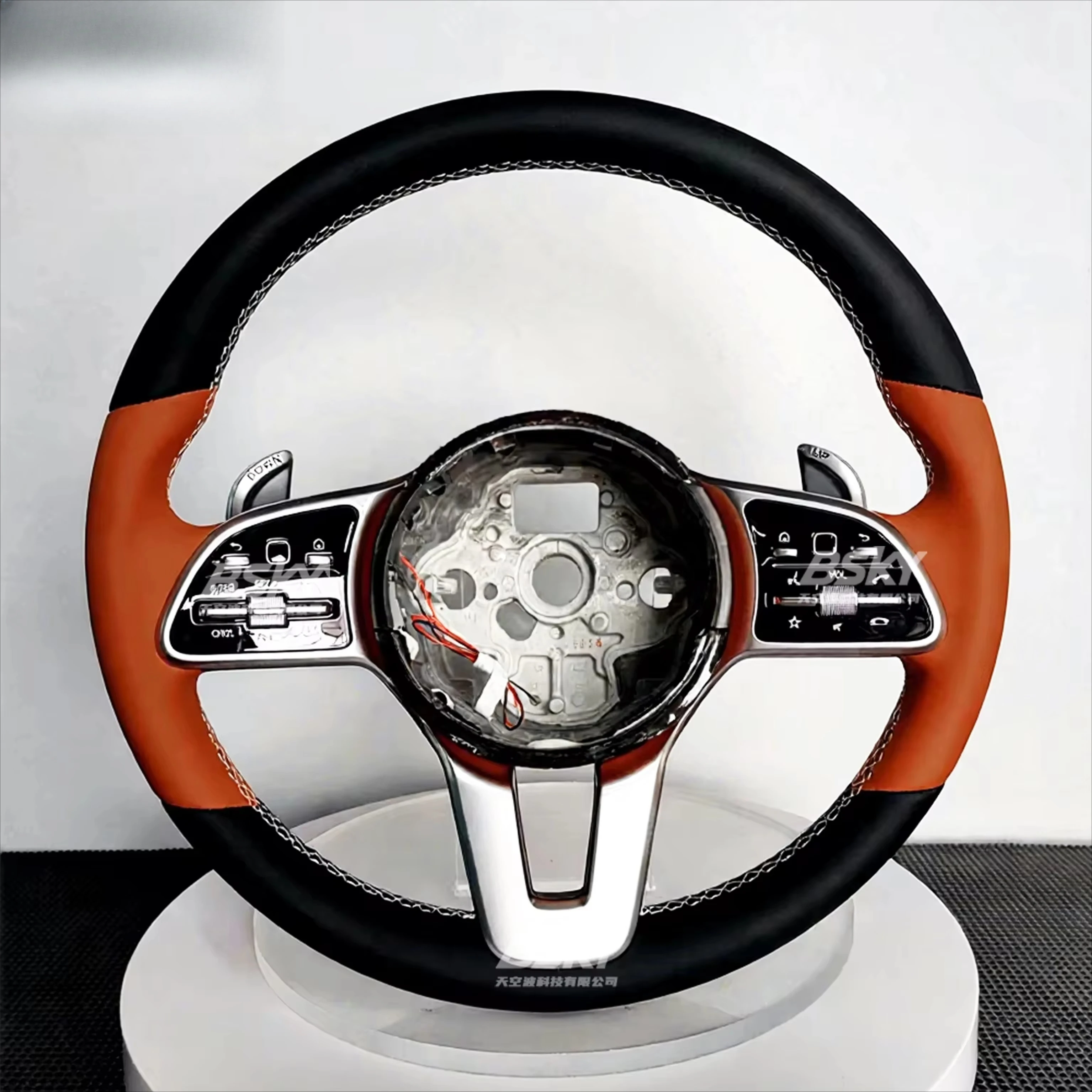 

Обновленный кожаный руль 801 для W223, W212, W221, W222, C43, C63, E63, A45, GLA45, GLS6