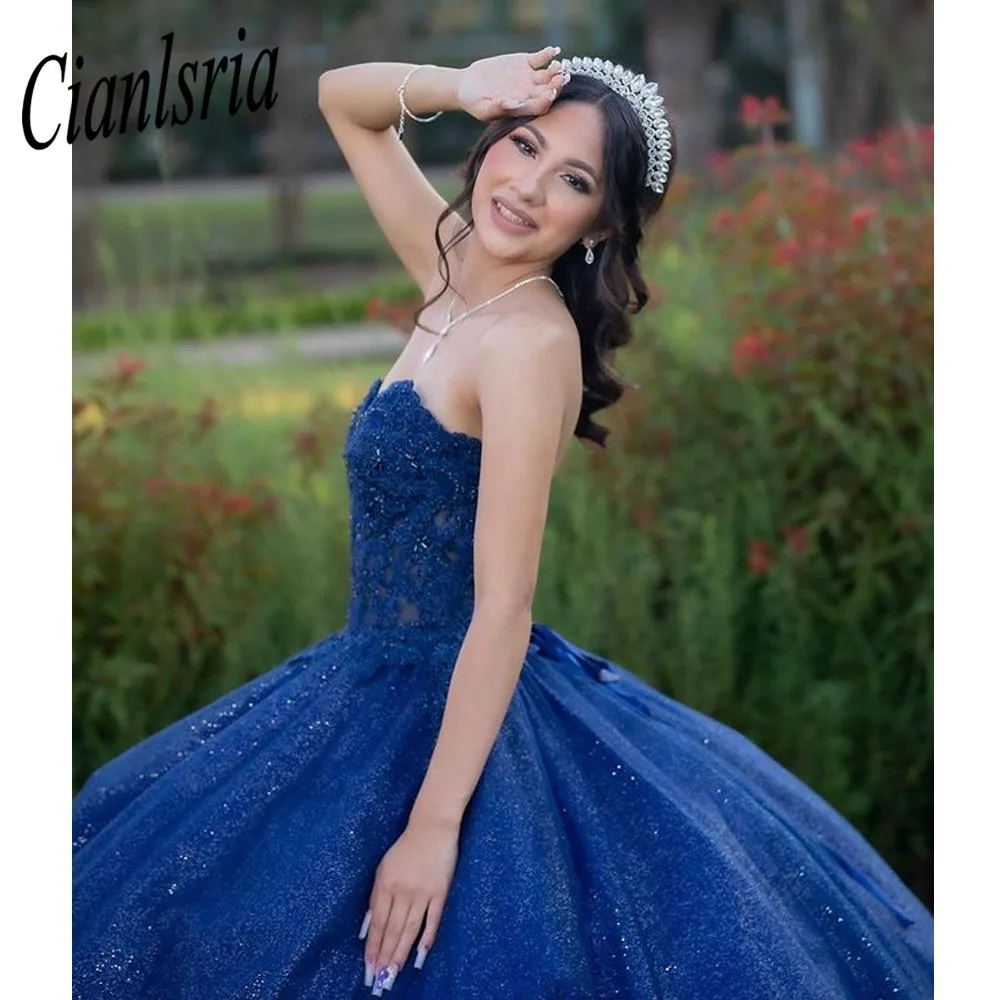 Vestidos de quinceañera azul real para niña, vestido de baile Sexy con cuello en V y hombros descubiertos, vestido de fiesta largo para niña de 15 años 2022