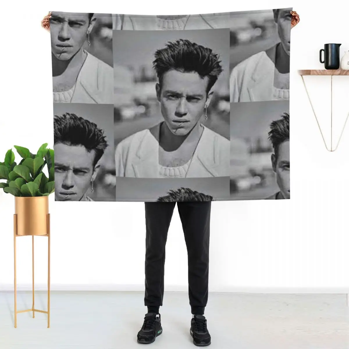 

ETHAN cutkosky Throw Blanket Cozy Light Blanket for Travel Camping Picnic